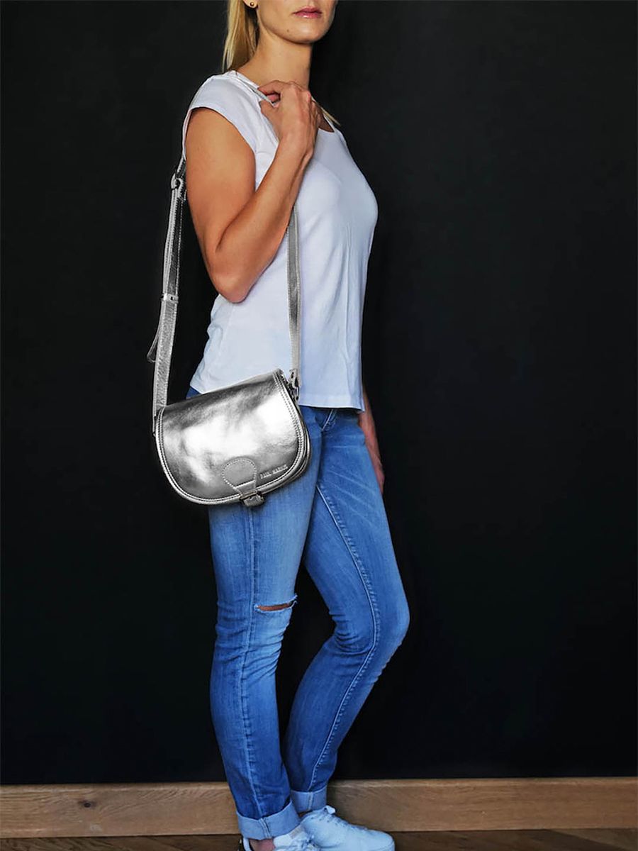leather-shoulder-bag-for-woman-silver-rear-view-picture-lebohemien-argente-paul-marius-lebohemien