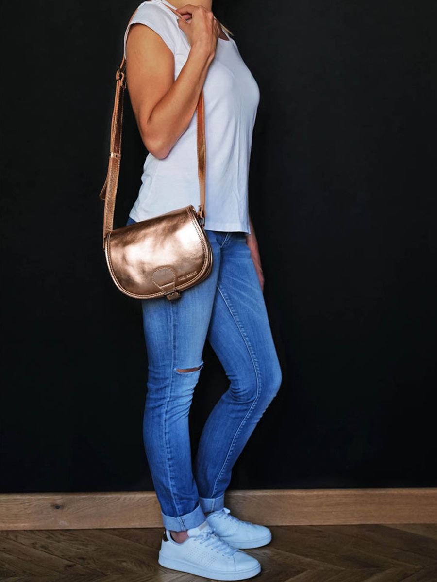 leather-shoulder-bag-for-woman-pink-gold-rear-view-picture-lebohemien-or-rose-gold-paul-marius-lebohemien