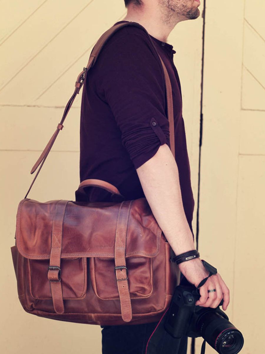 leather-camera-bag-brown-matter-texture-lereporter-light-brown-paul-marius-3770003007265