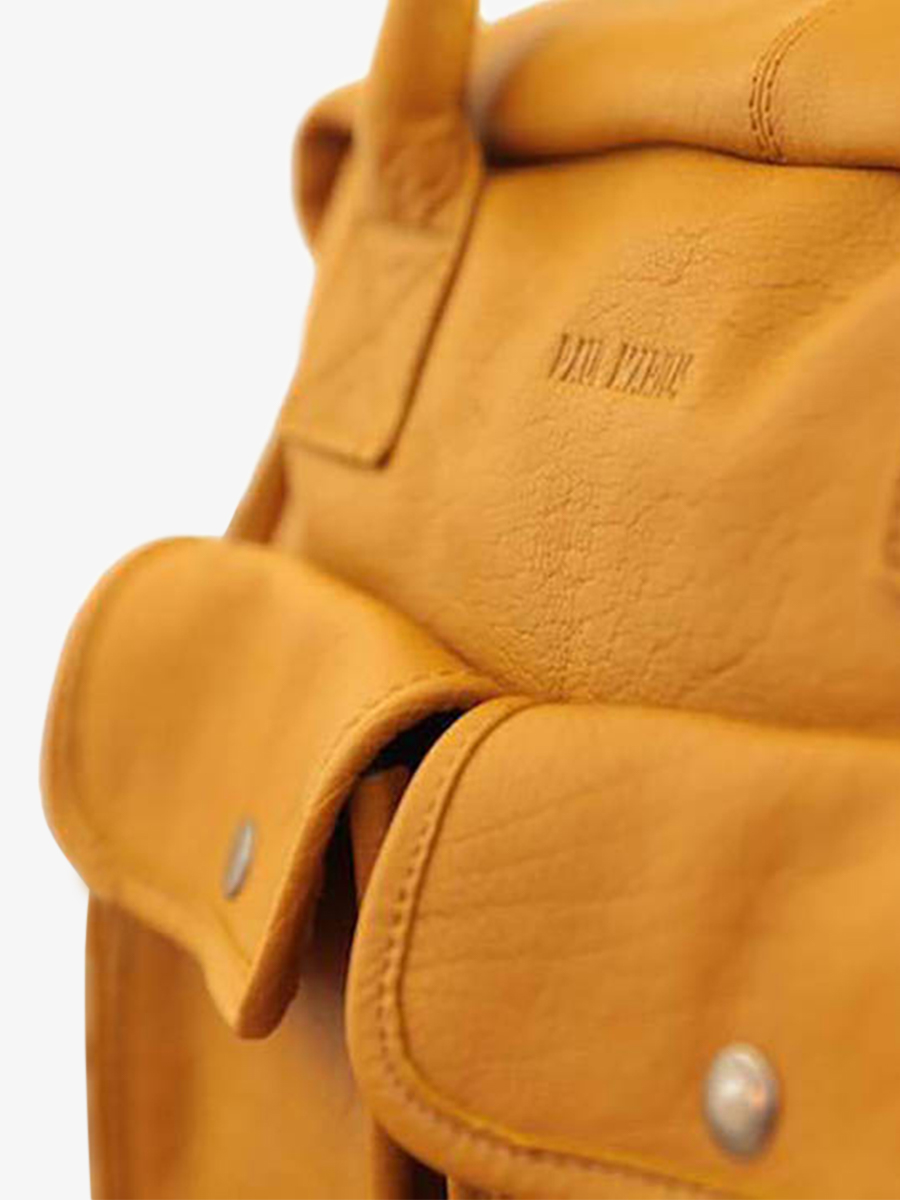 leather-document-holder-for-woman-yellow-matter-texture-ledandy-saffron-paul-marius-3760125333830