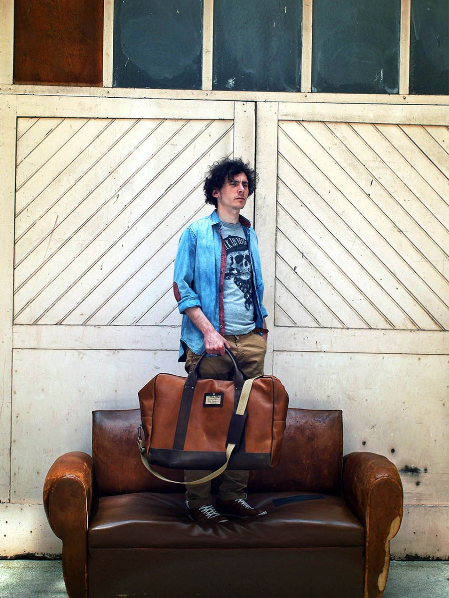 leather-travel-bag-brown-interior-view-picture-lelong-courrier-light-brown-paul-marius-3770003007739