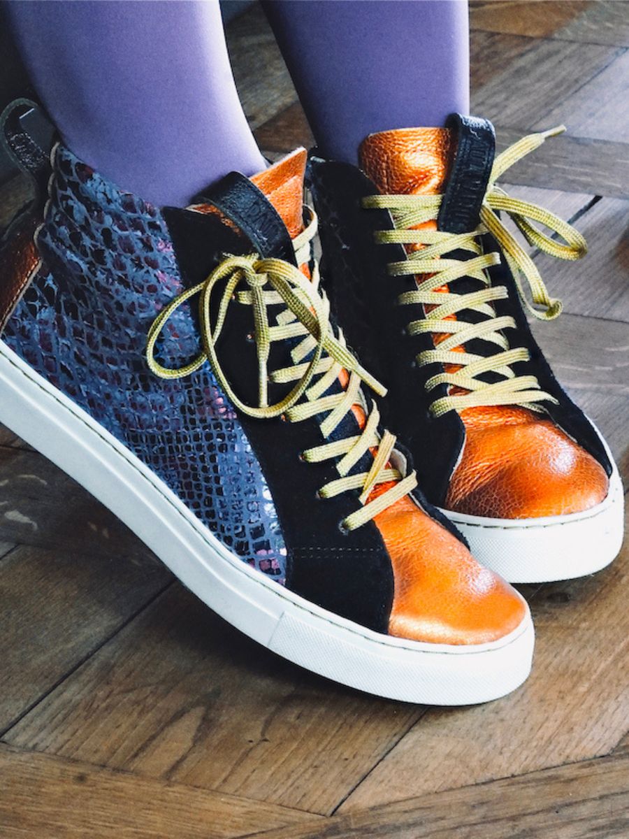 sneakers-for-women-orange-blue-front-view-picture-pm001-python-abyss-metallic-orange-paul-marius-3760125350462