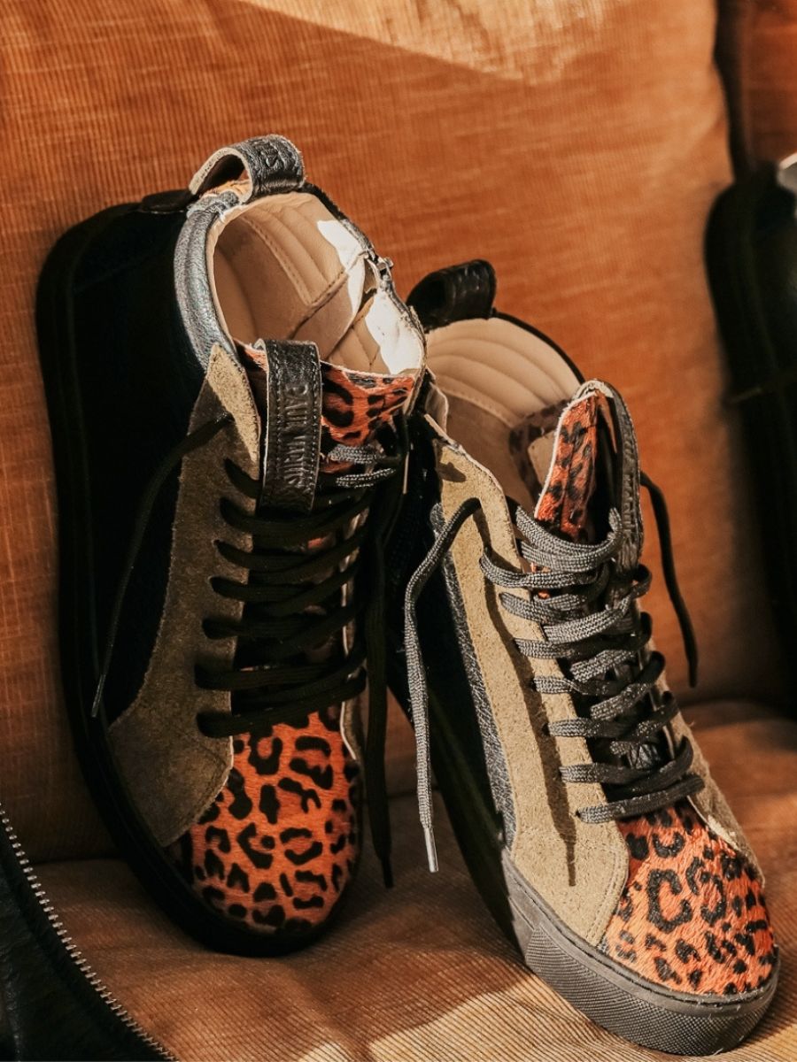 sneakers-for-women-leopard-brown-black-side-view-picture-pm001-leopard-light-brown-black-khaki-paul-marius-3760125349428