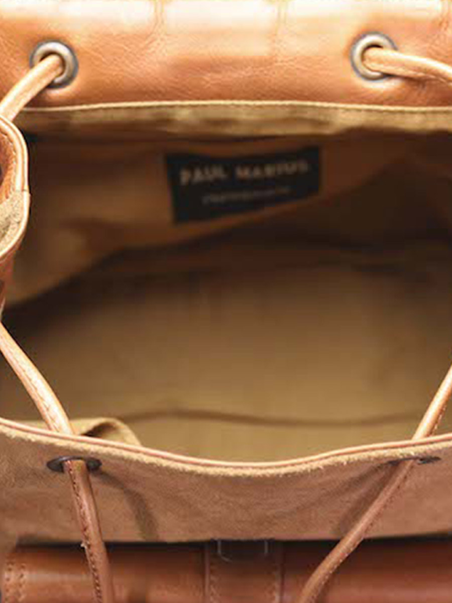 leather-backpak-for-woman-brown-interior-view-picture-lebaroudeur-pampa-light-brown-caramel-paul-marius-3760125348988
