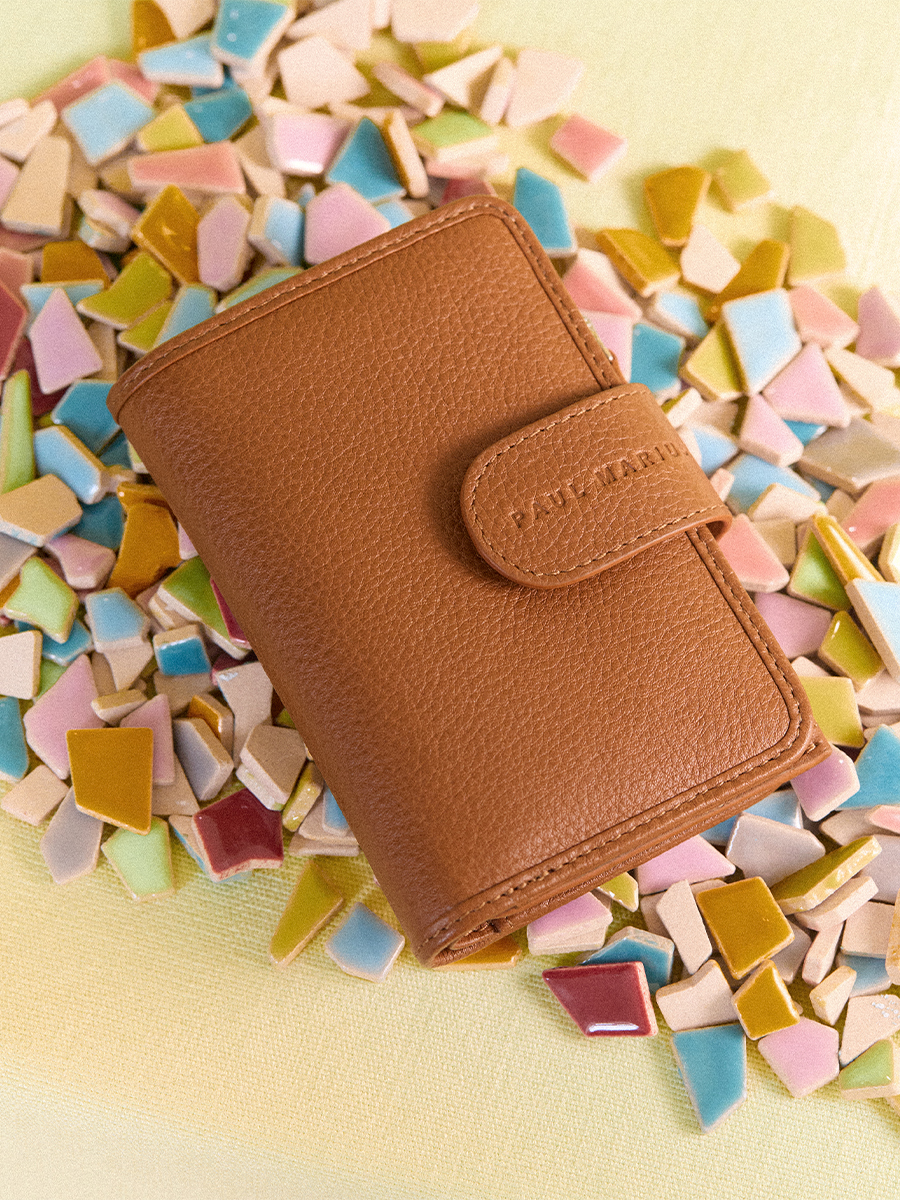 Brown wallet Valentine - Natural side view