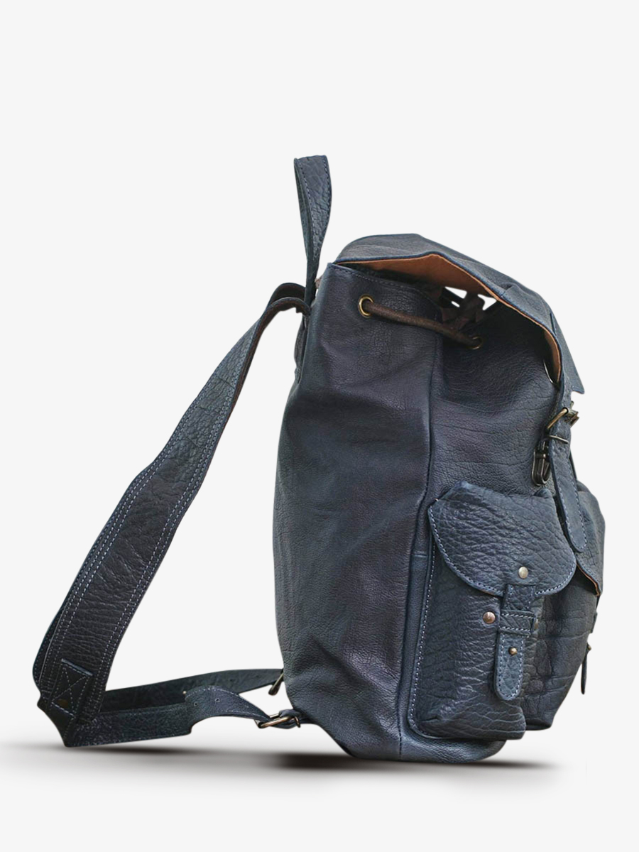 leather-back-pack-blue-side-view-picture-lemeridien-ink-blue-paul-marius-3760125332574