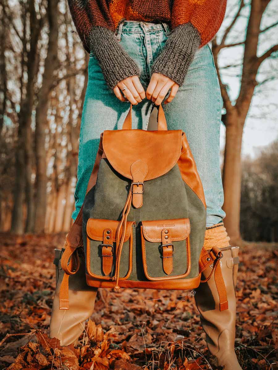 leather-back-pack-brown-green-picture-parade-lechampêtre-pampa-light-brown-forest-green-paul-marius-3760125348766