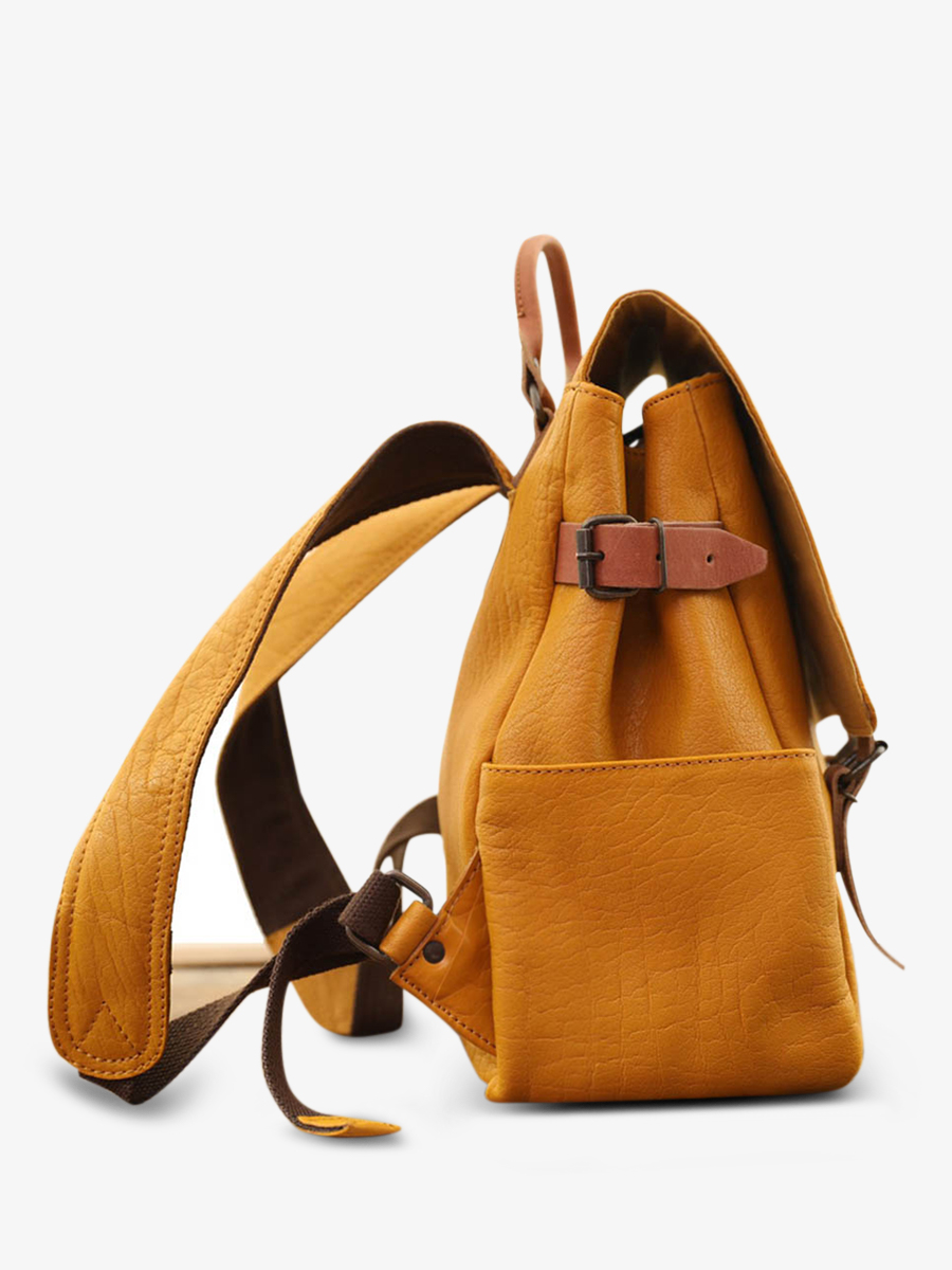 leather-back-pack-yellow-side-view-picture-laudacieux-saffron-paul-marius-3760125334462