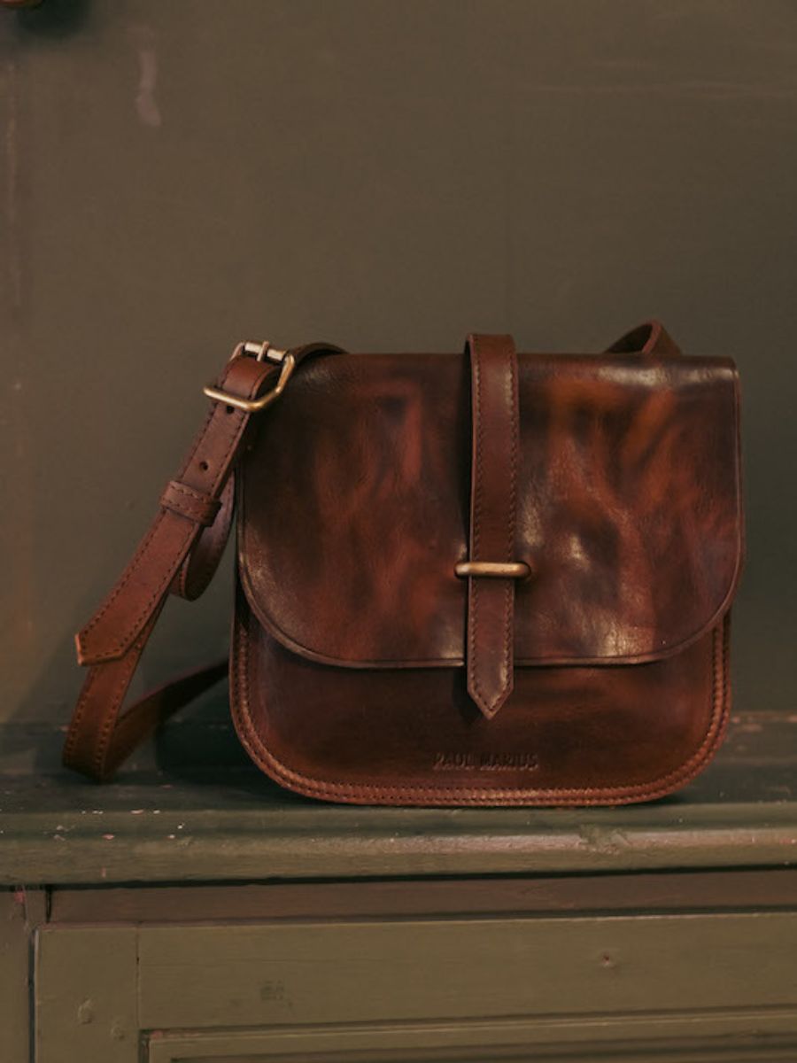 leather-shoulder-bag-for-woman-brown-picture-parade-lagibeciere-oiled-brown-paul-marius-3760125355450