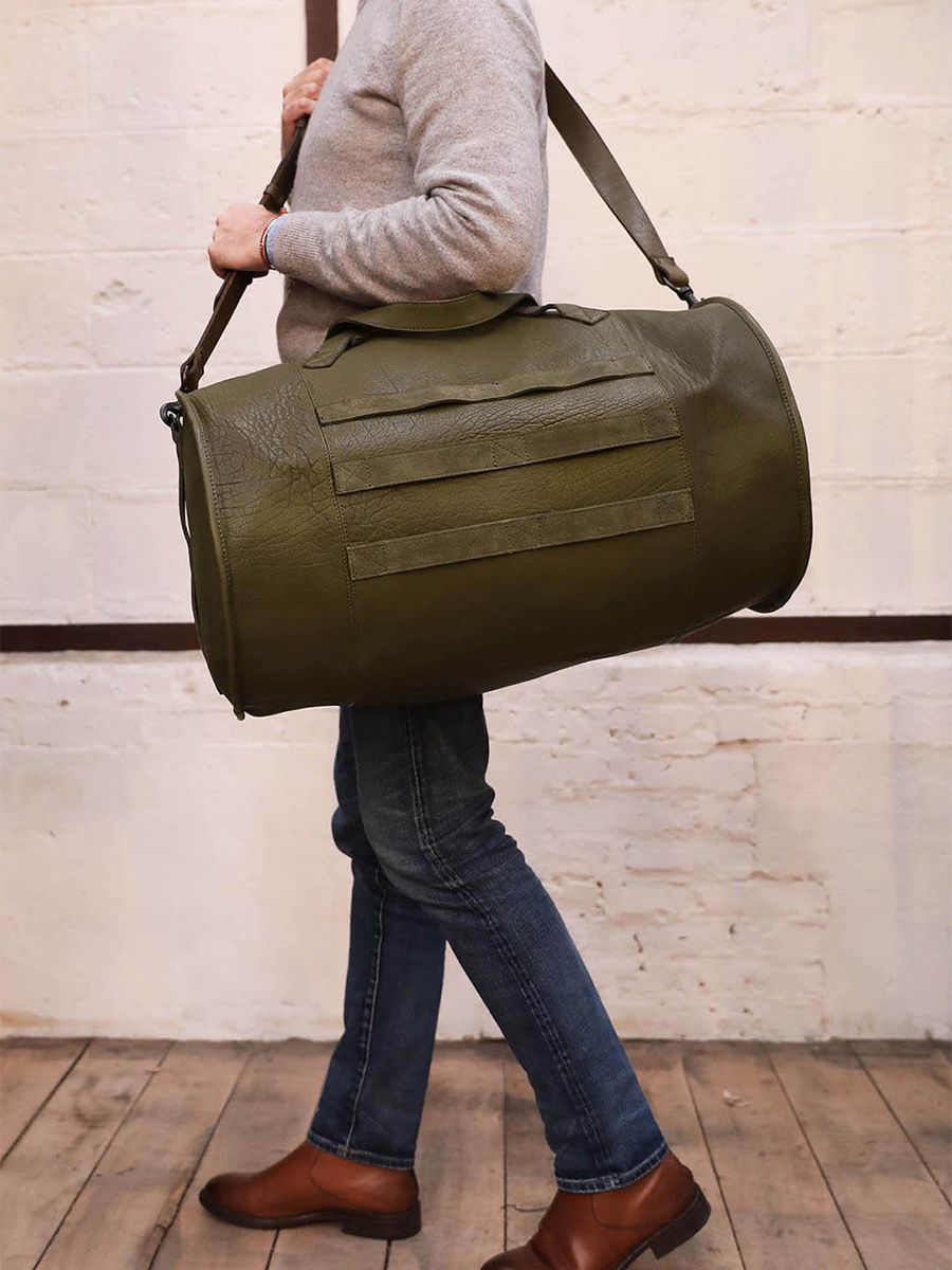 big-leather-travel-bag-for-men-khaki-picture-parade-moncolonel-khaki-paul-marius-3760125334929